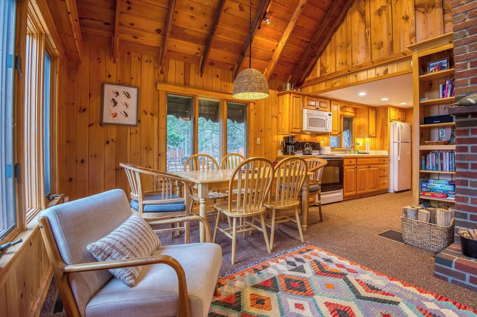 Dining room flows into kitchen