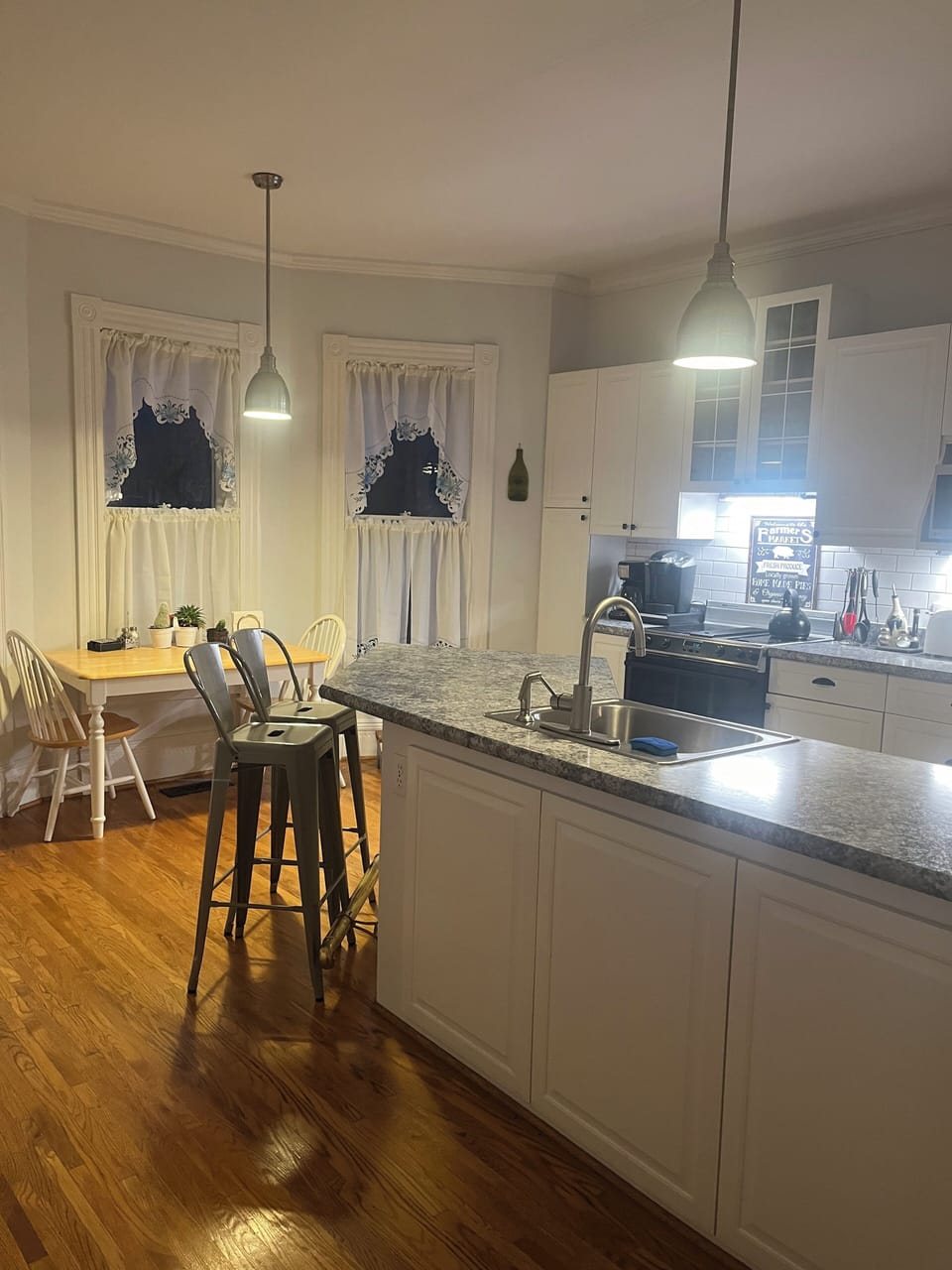 Kitchen with breakfast table