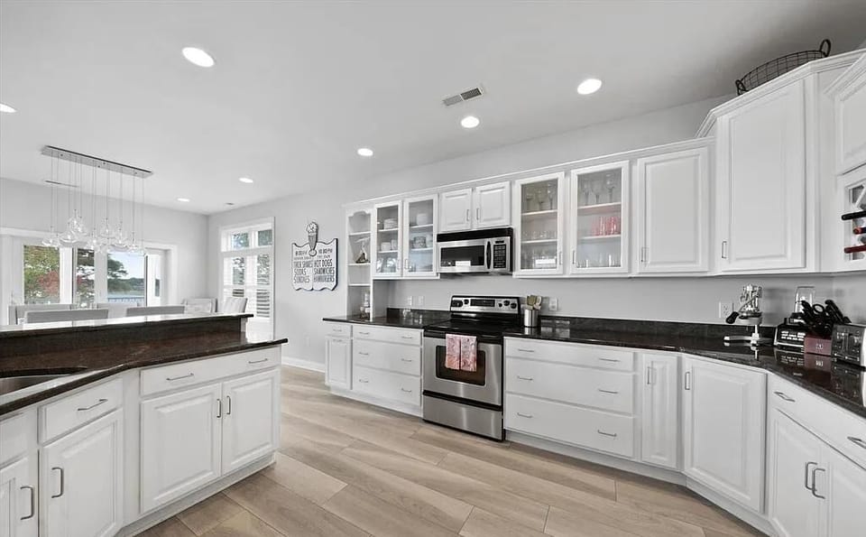 Kitchen - Main Level