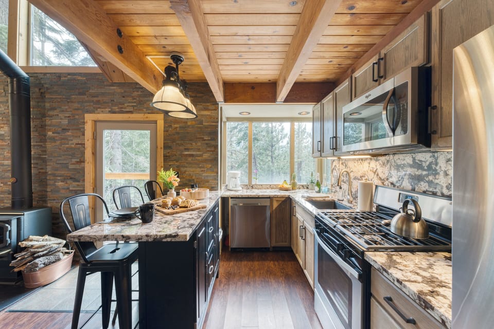 Fully equipped kitchen.