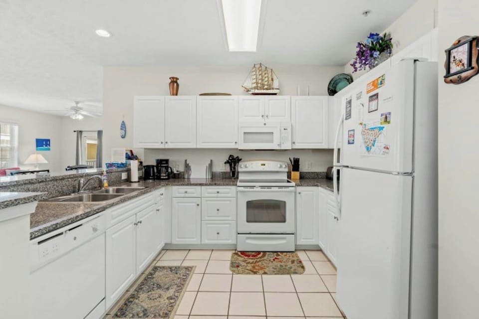 A fully stocked kitchen makes meal preparation a breeze.
