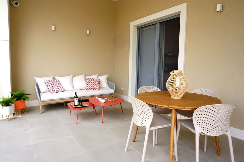 Autumn, Balcony / Terrace / Patio, Spring, Summer