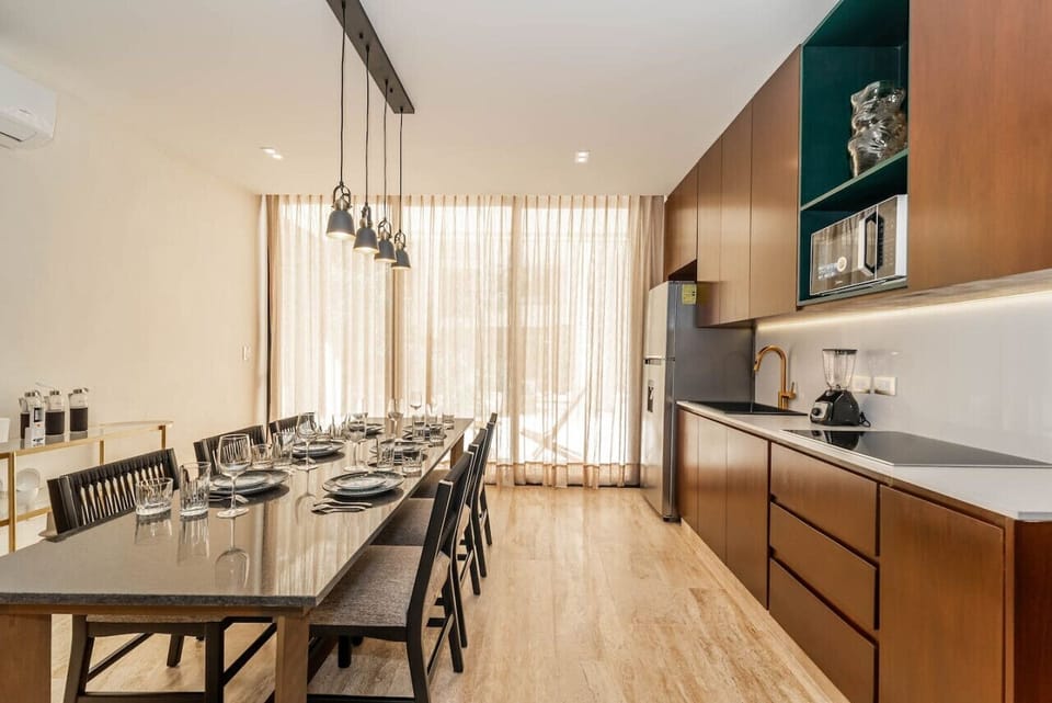 A spacious kitchen and dining area perfect for family meals and gatherings