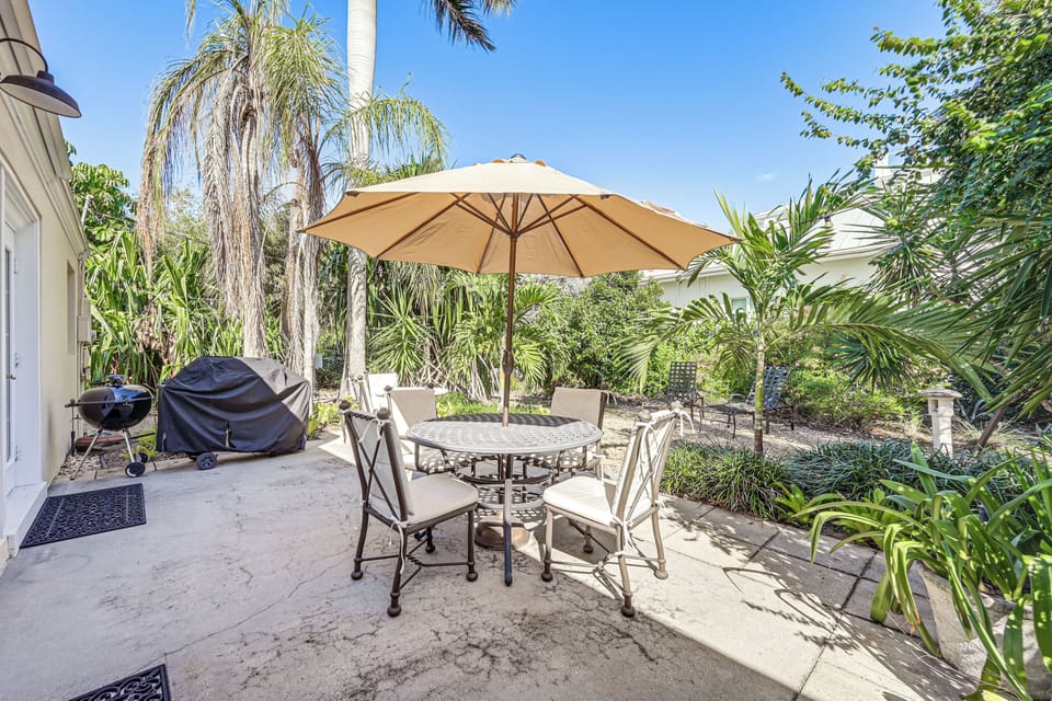 House Exterior | Addt'l Patio | Gas & Charcoal Grills