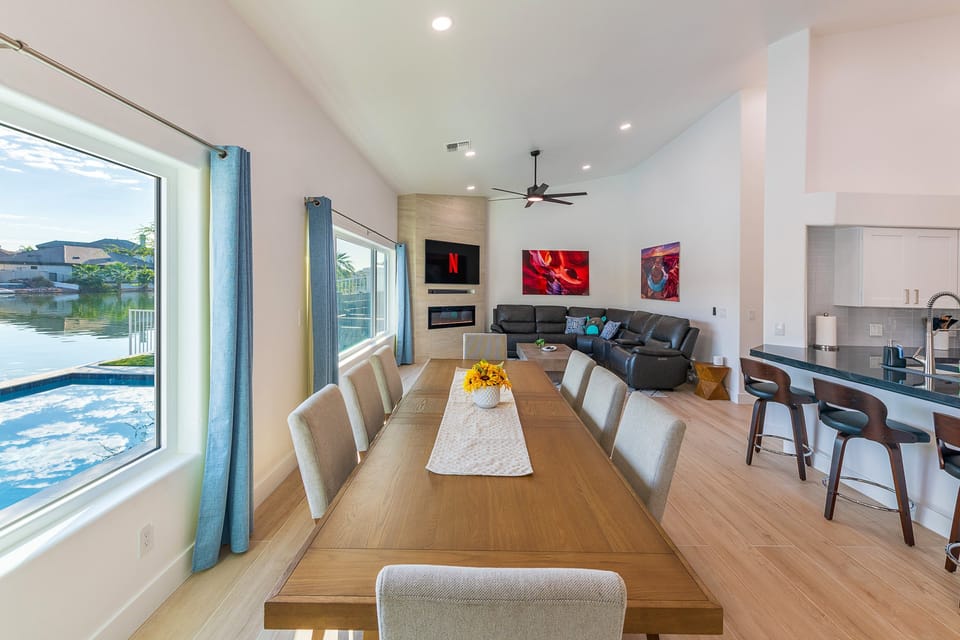 DiningRoom2