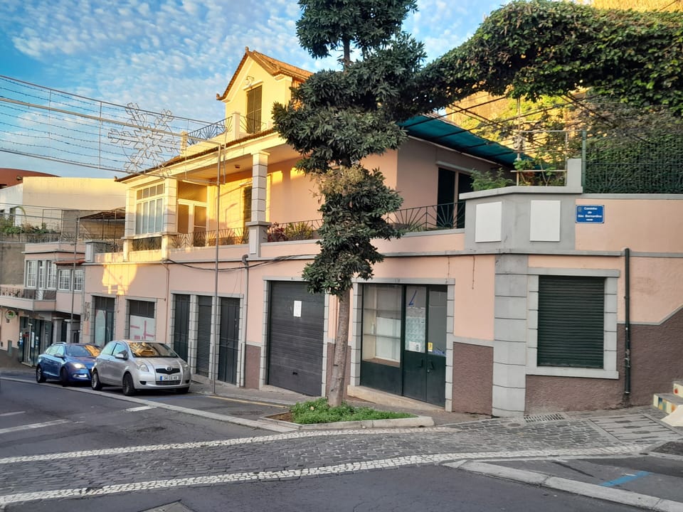 2 floor apt open space with garden area and relaxation seating with ocean view .
