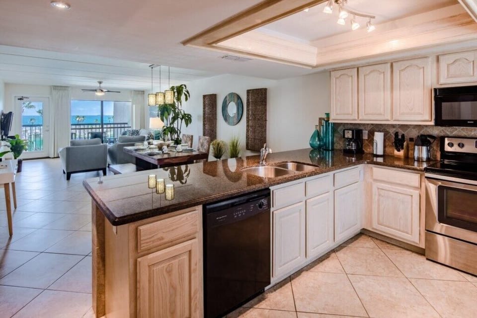 3406-Kitchen2.jpg