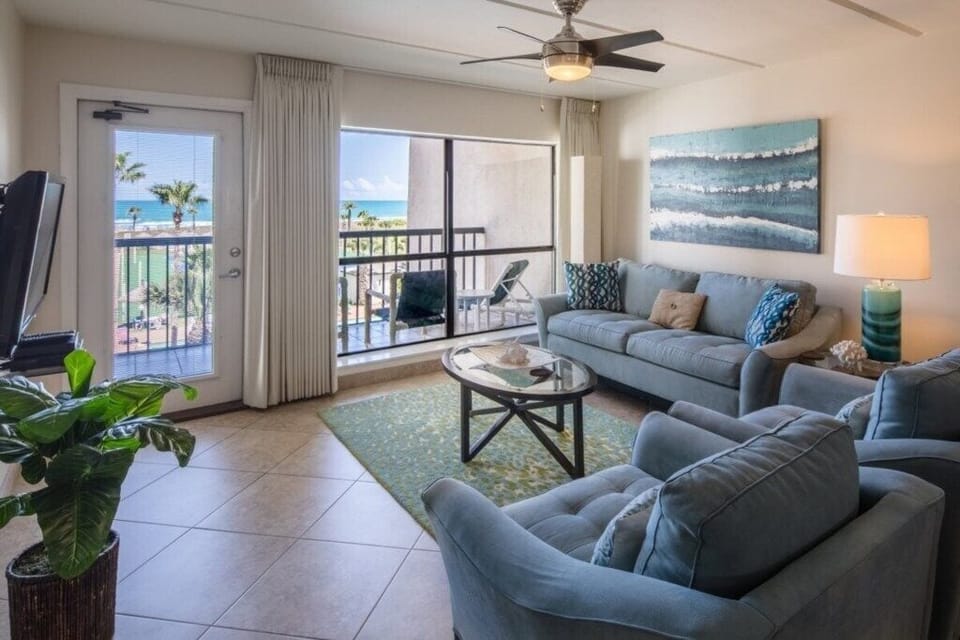 3406-Living room1.jpg