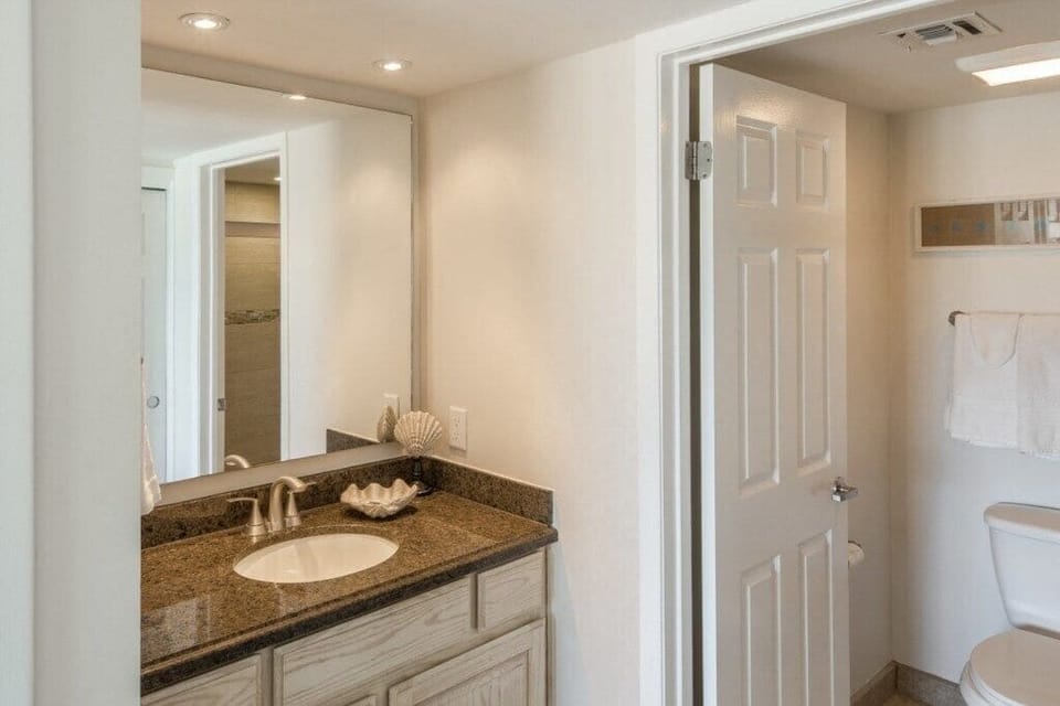 3406-Mas Bathroom.jpg