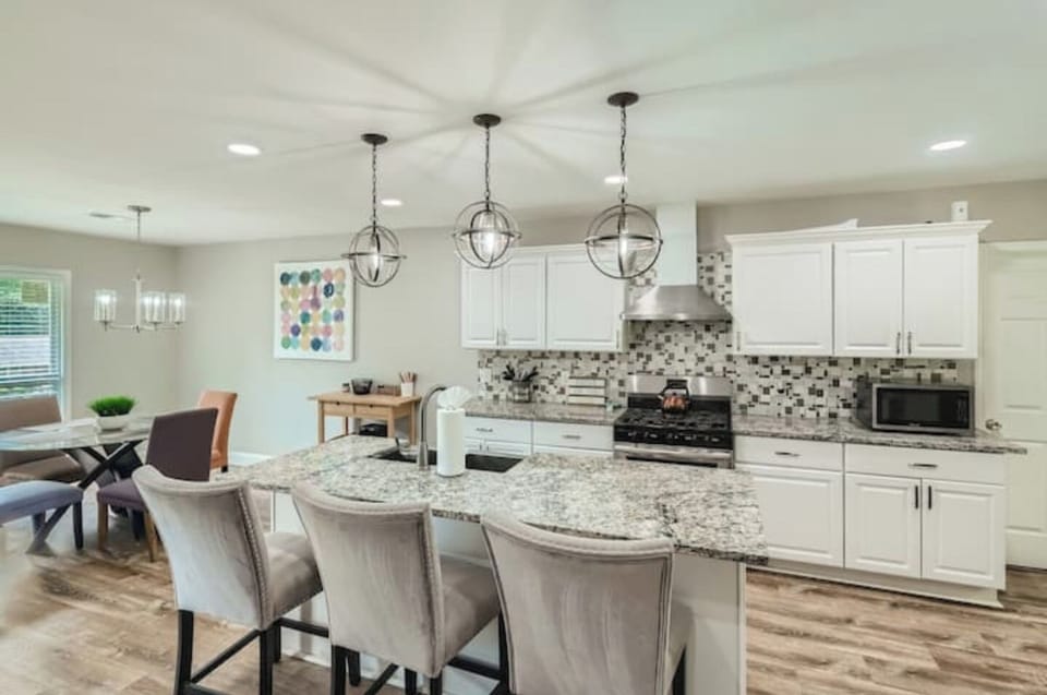 A fully equipped kitchen!
