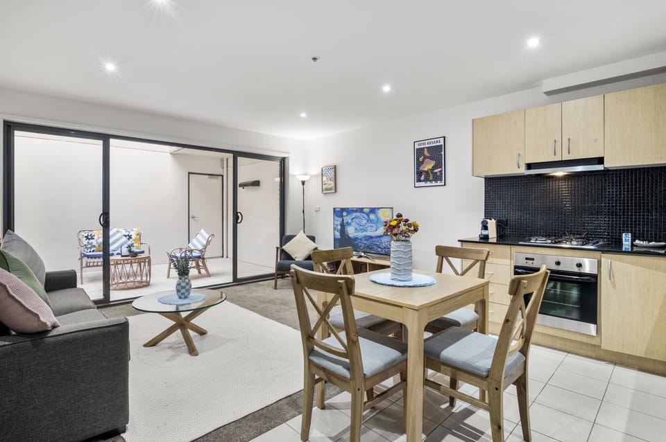 Living Area/Dining Area/Kitchen