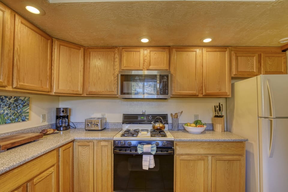 Gas range and built in microwave