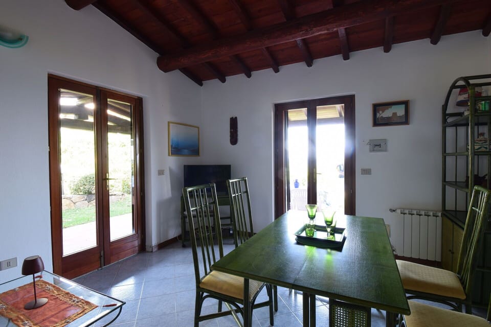 Autumn, Dining Room, Spring, Summer, Winter