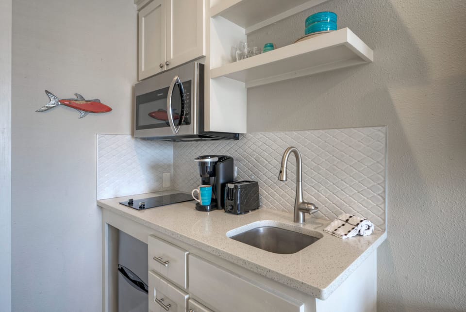 Kitchenette.