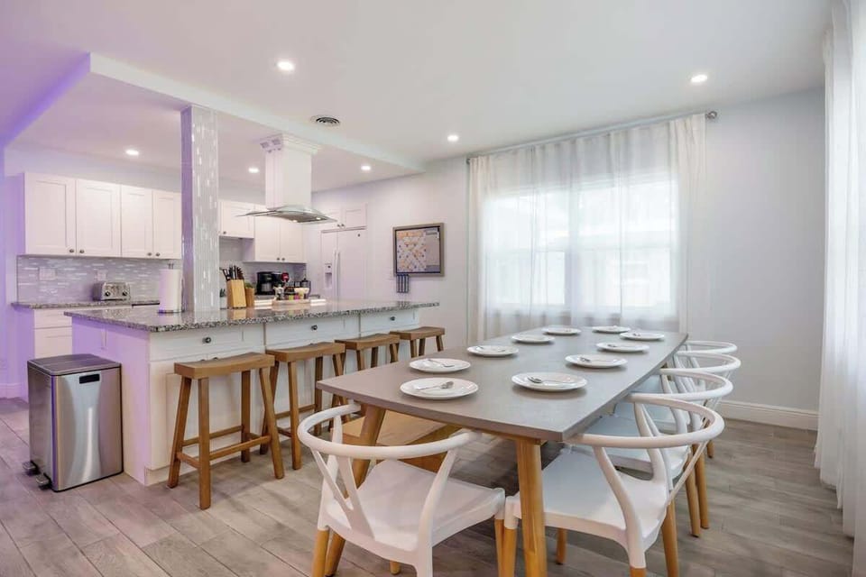 |Harbor Retreat by Boutiq Luxury Vacation Rentals | Largo, Florida