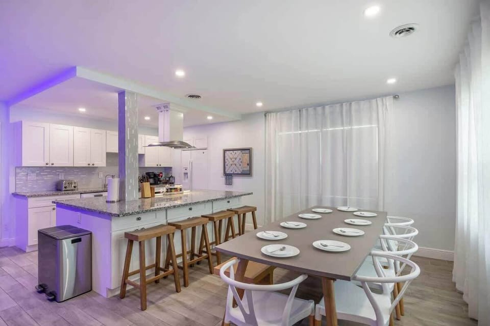 |Harbor Retreat by Boutiq Luxury Vacation Rentals | Largo, Florida