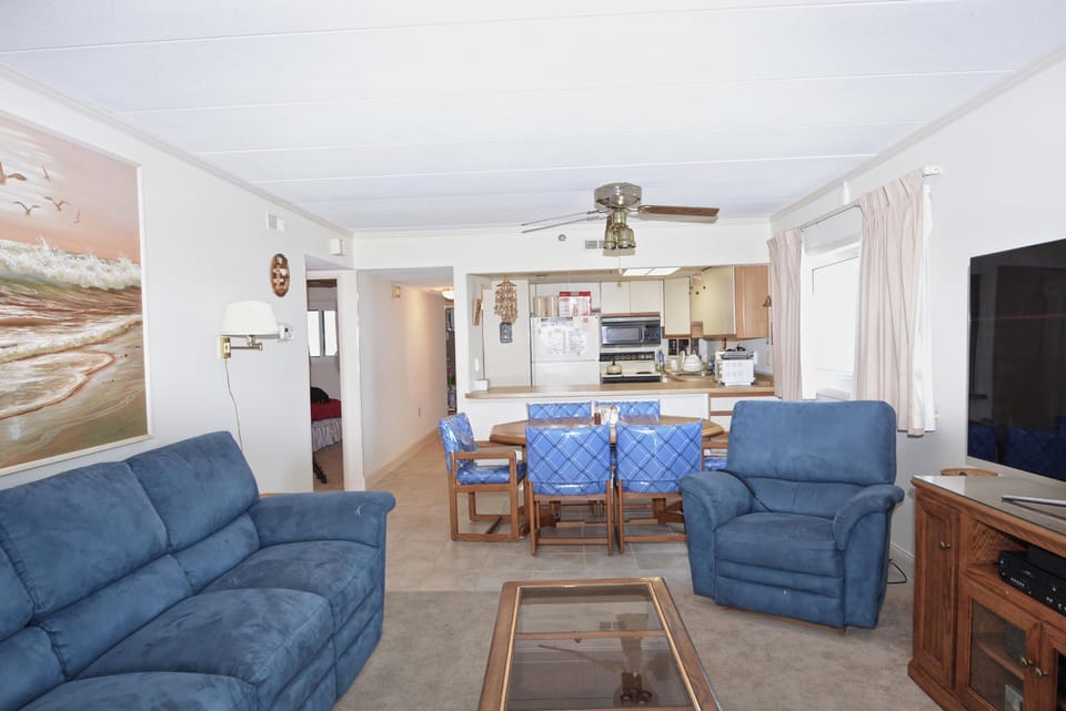 LIVING-AREA-BALCONY-EXCALIBUR-OCEAN CITY