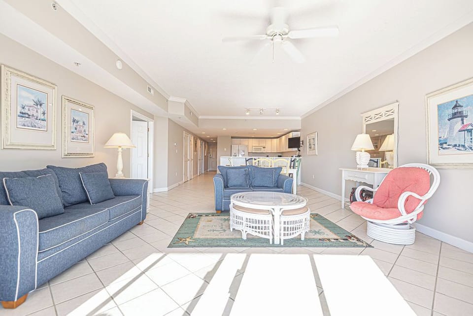 ASTORIA 407 - LIVING-AREA