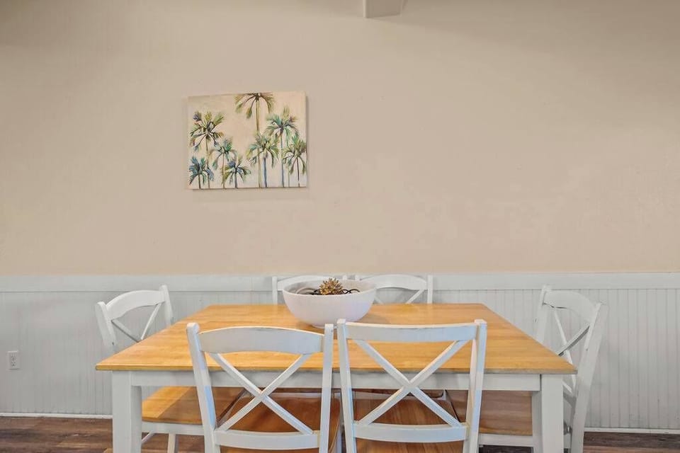 Gather around our stylish dining table, perfect for enjoying meals with seating for 6