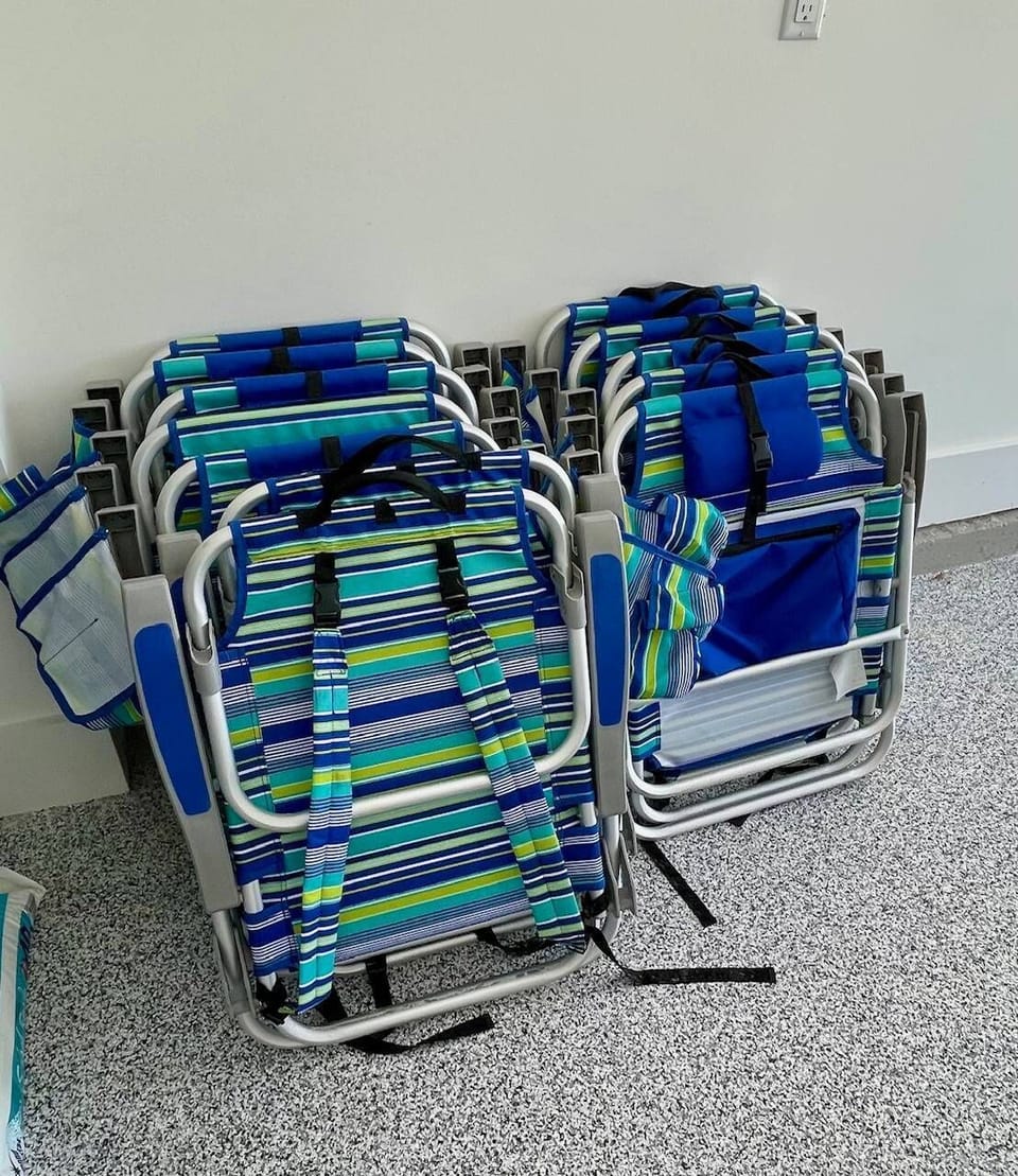 Lillie's Luxury Lighthouse - Dune Allen Beach - Backpack Beach Chairs