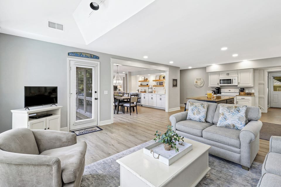 9 Saint George | Living Room 2 - 9 Saint George | Living Room 2