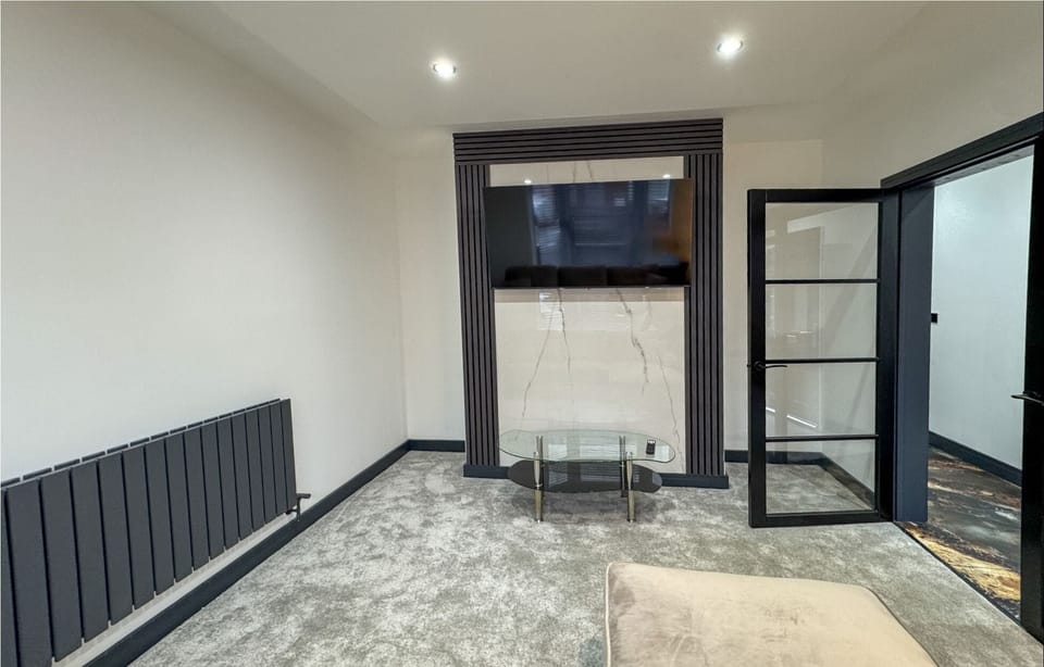 Living Room / Lounge
