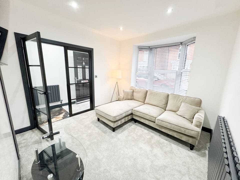 Living Room / Lounge