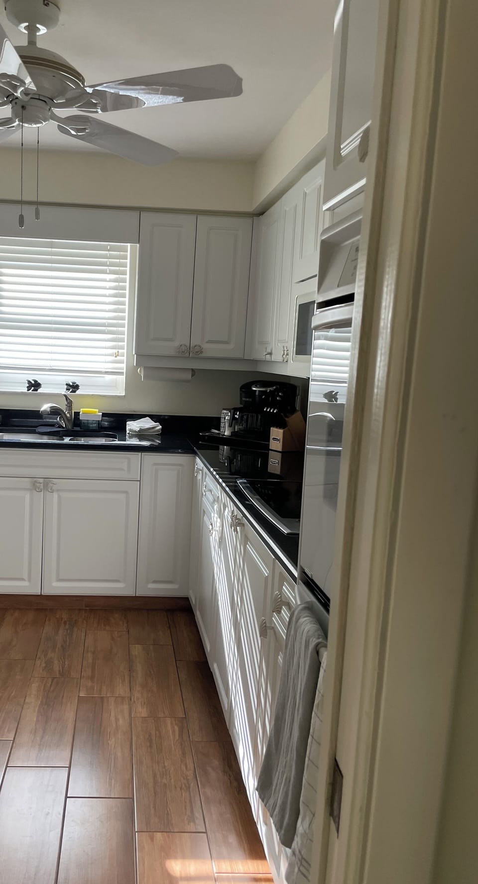 Bay Harbour A306 by FVC Kitchen