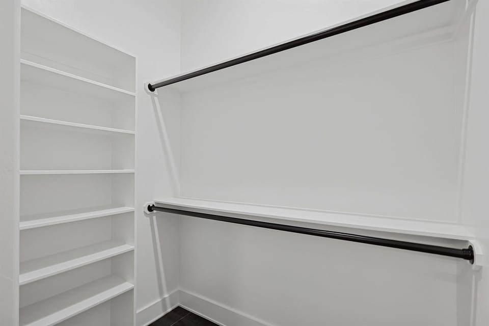 Walk-in Closet (Primary)