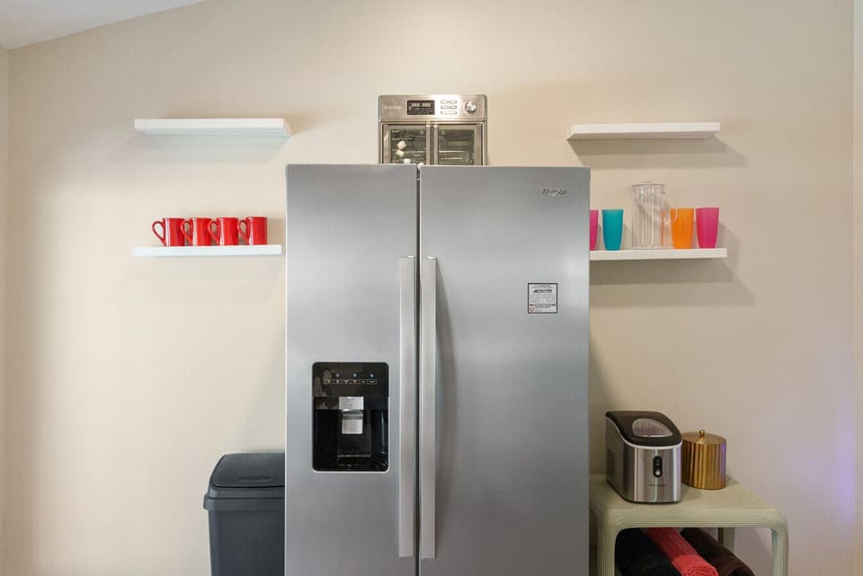 Refrigerator-Freezer | Ice Maker | Shelving