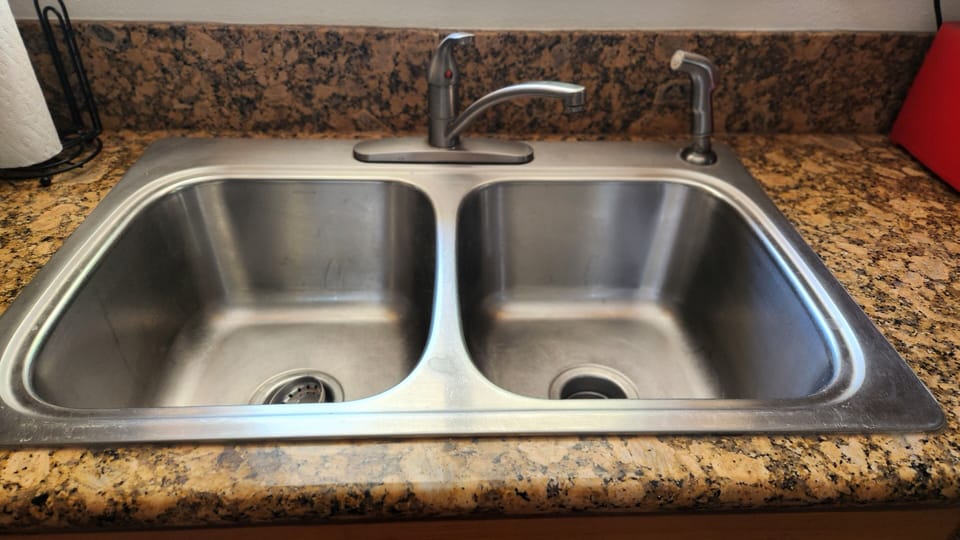 Stainless steel sink.