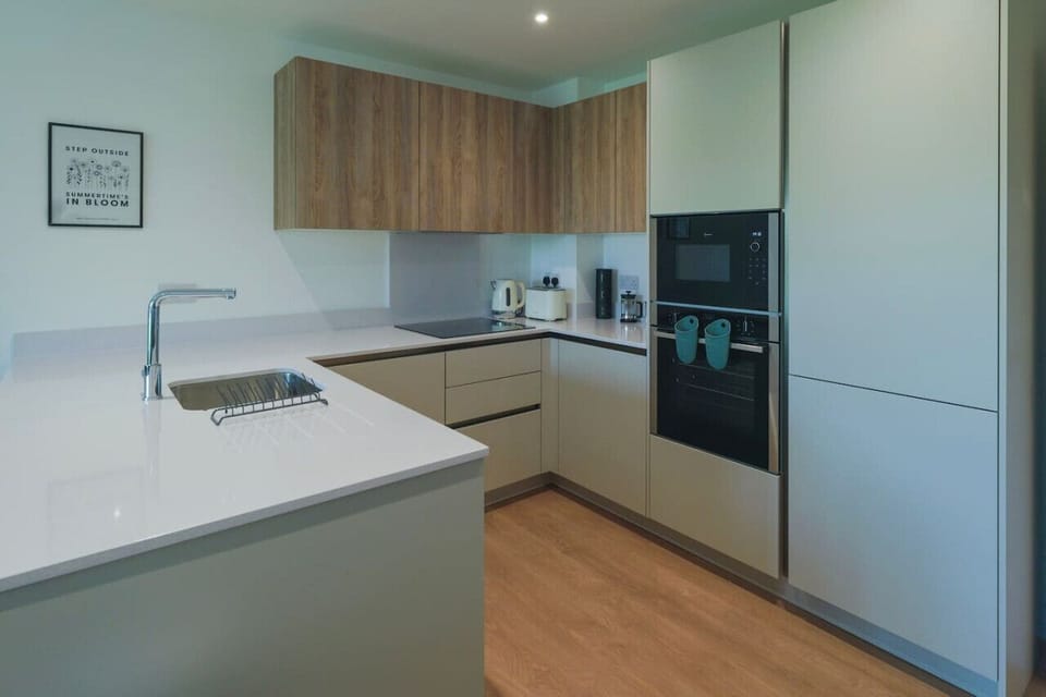 Full kitchen — actually cook if you want to.