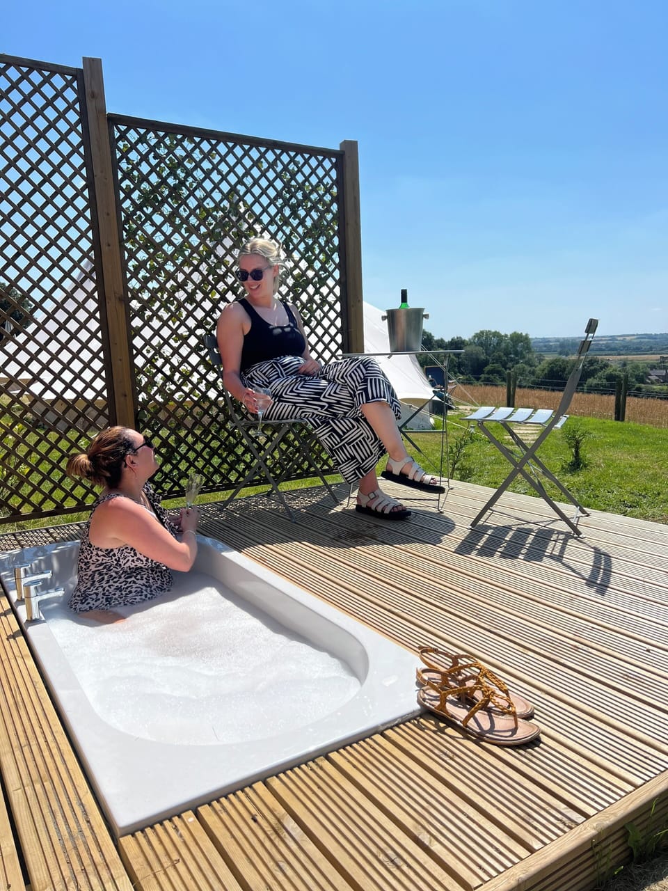 Outdoor spa tub