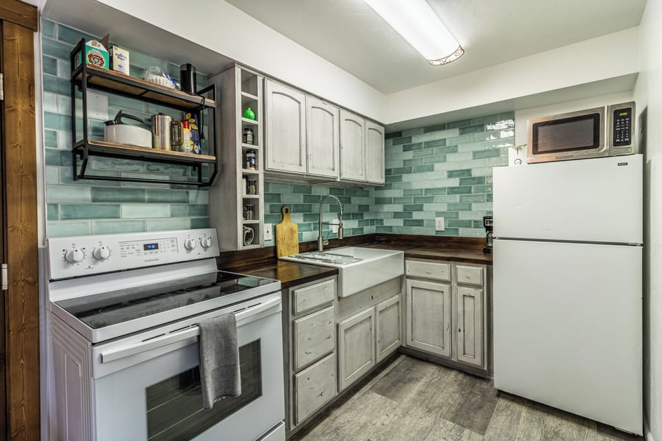 Full Kitchen