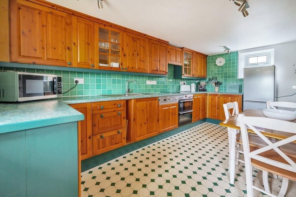 Well-equipped kitchen