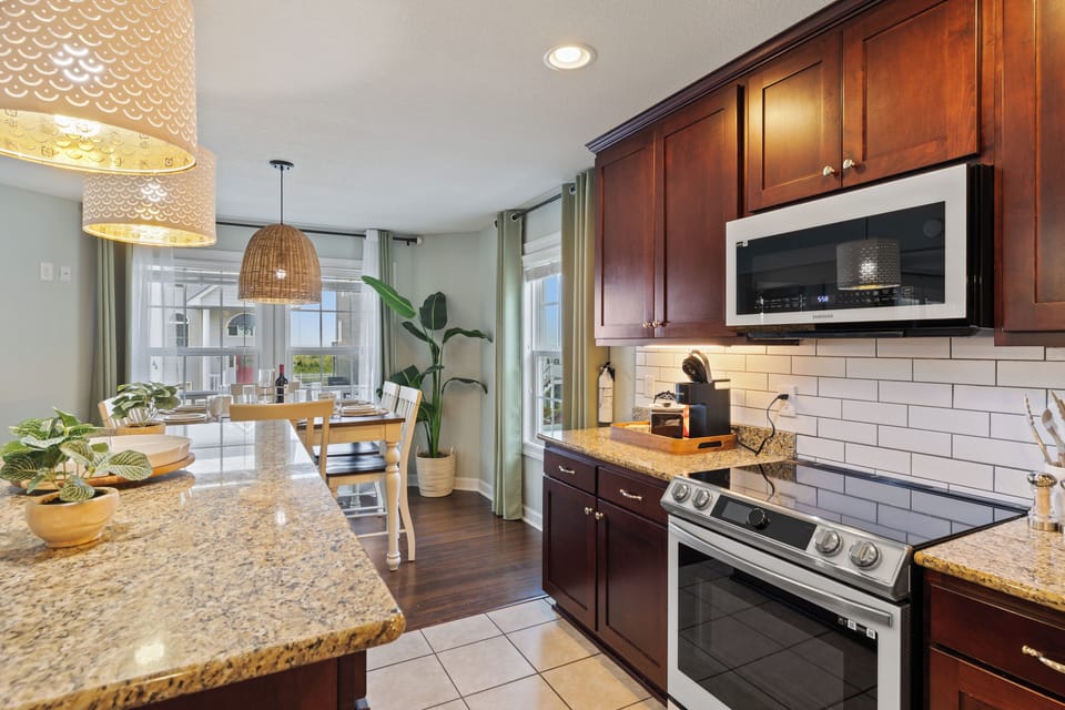 Kitchen/Dining Area