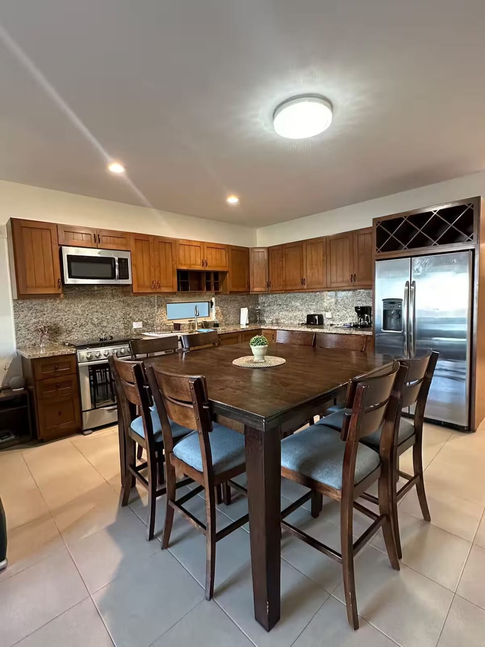 Dining area for 8