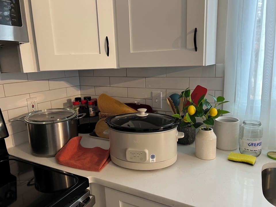 Slow cooker