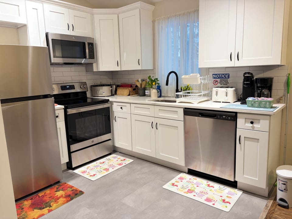 Full kitchen