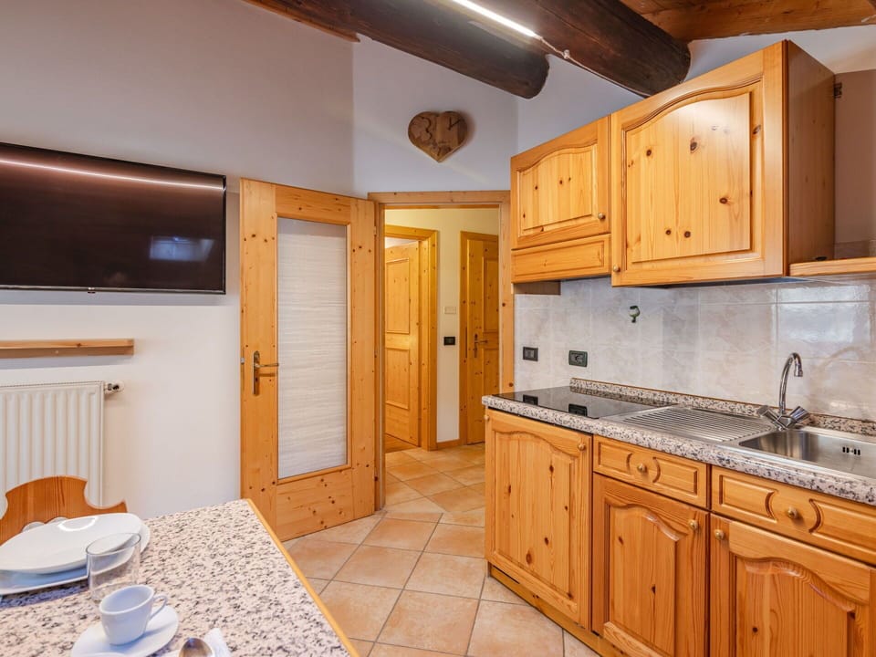 Wood, Cabinetry, Home, Wood Stain, Room, Ceiling, Drawer, Cupboard, Hardwood, Countertop