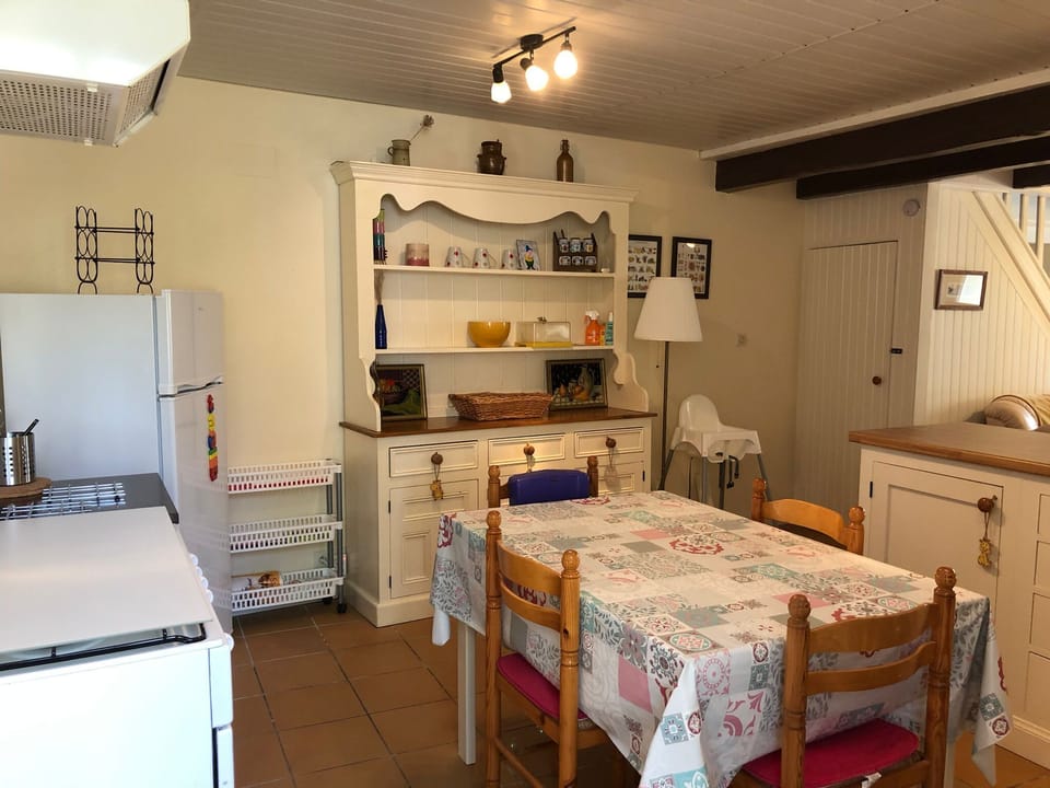Kitchen/Dining area