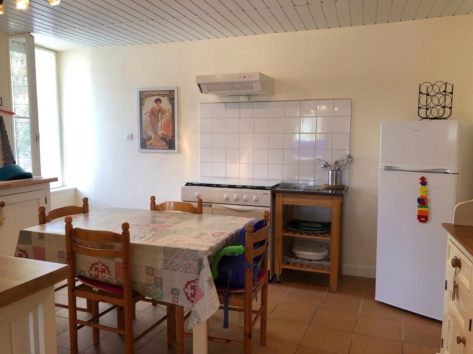 Kitchen/Dining area