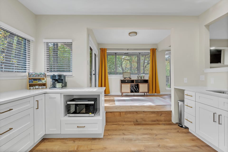 Spacious counters in the kitchen