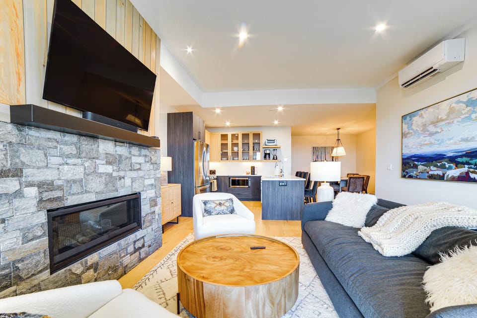 Ludlow Vacation Rental | 4BR | 4BA | 2,310 Sq Ft | 1 Step Required