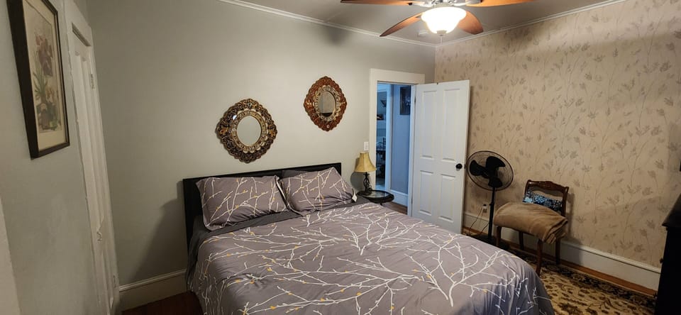 2nd bedroom