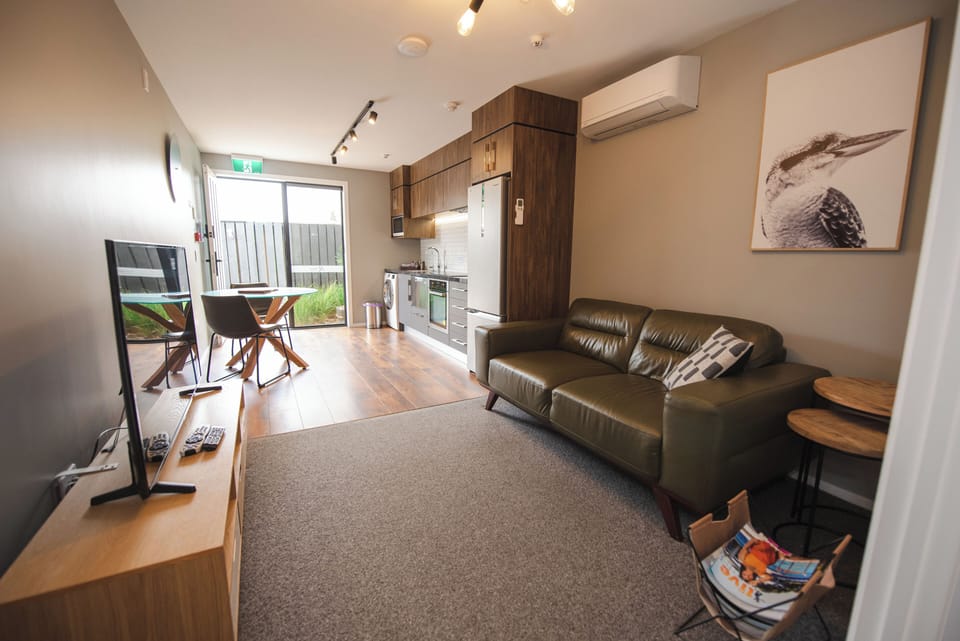 Living Room (2)