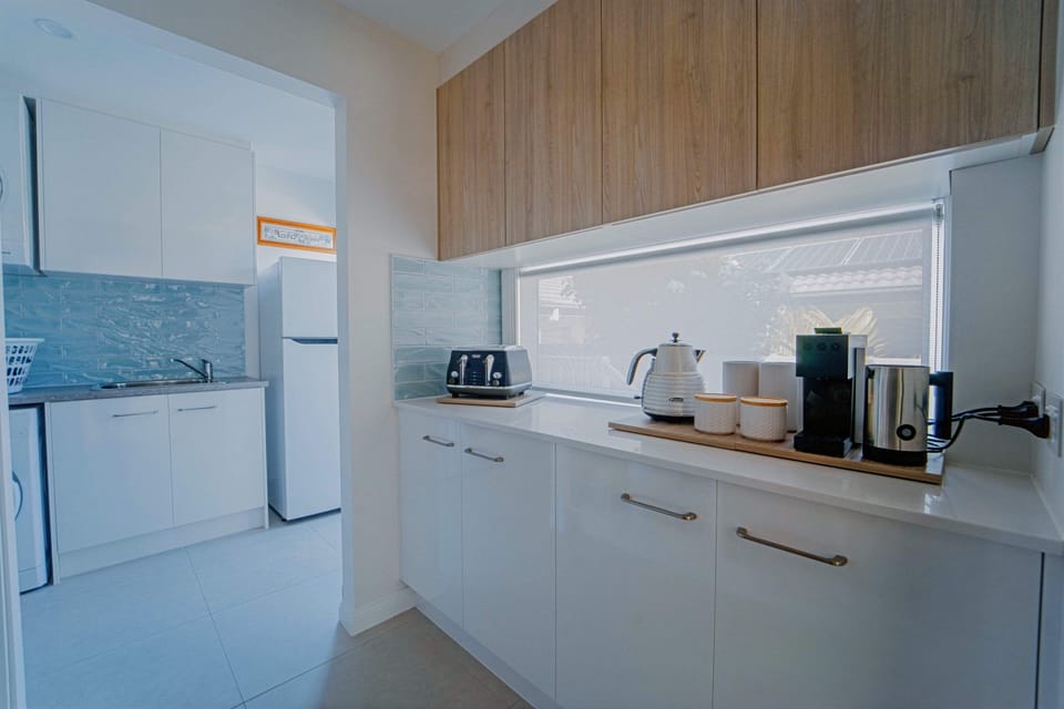 Butlers pantry / Tea coffee station