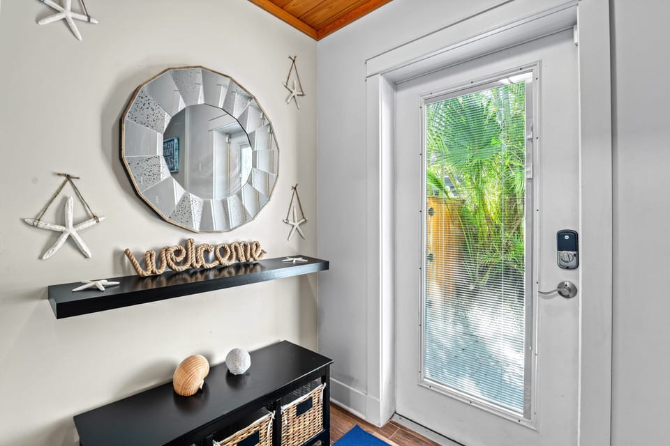 Entrance Foyer. Welcome to your AMI Holiday!