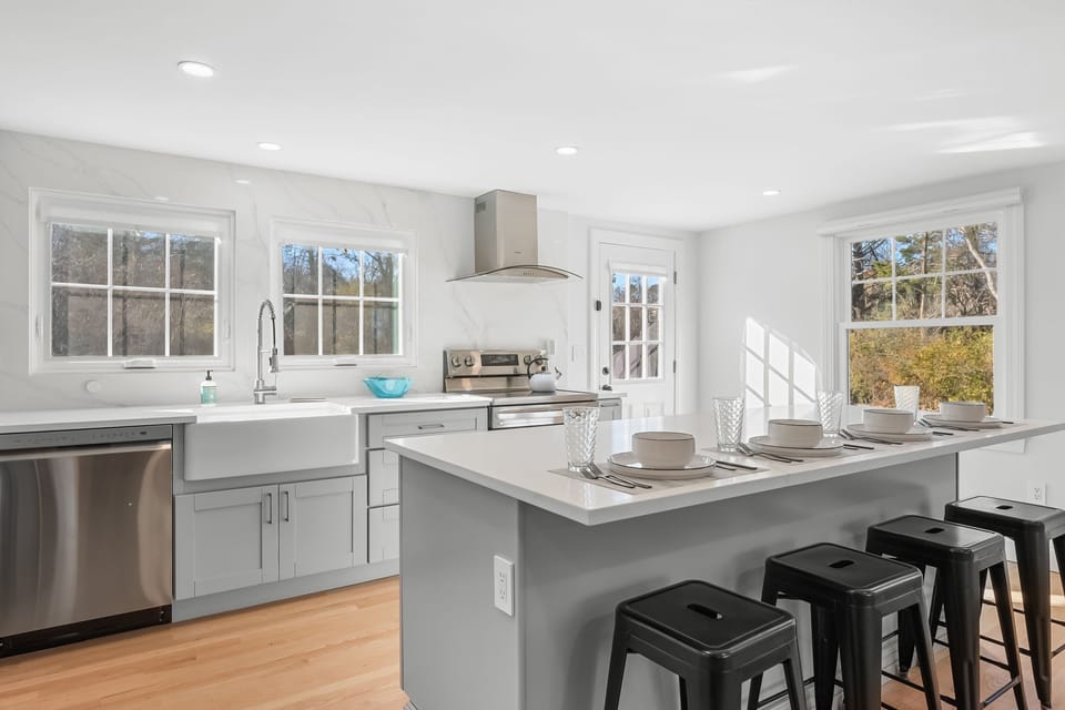 Fully Applianced kitchen