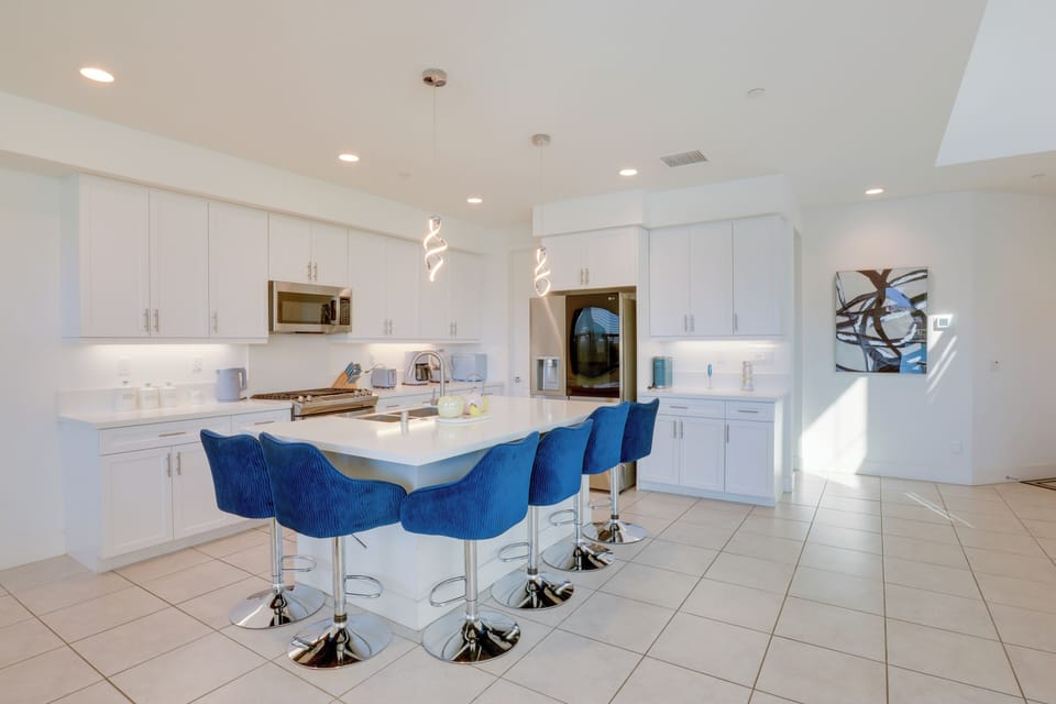Kitchen | 1st Floor | Keurig Coffee Maker | Blender | Toaster | Cooking Basics